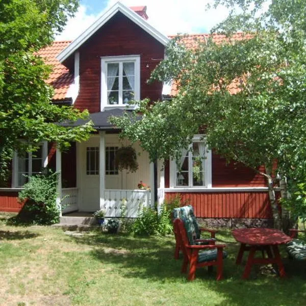 Karlstugan Cottage, hotel di Vimmerby