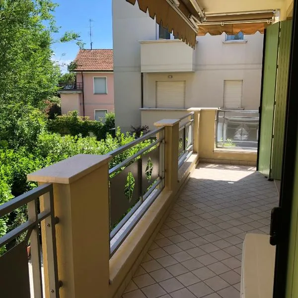 Luxury apartment Garda Lake, hotel in Desenzano del Garda