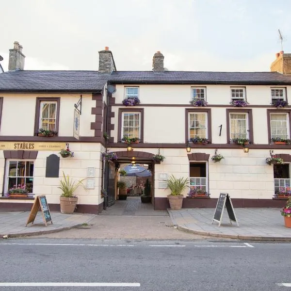 The Royal Oak Pub, hotel in Llanfair Clydogau