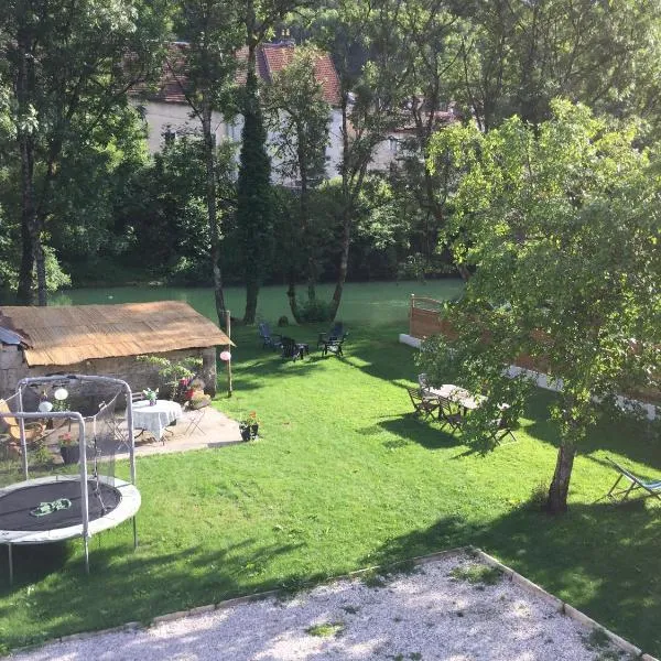 Gîte sur Loue, hotel v mestu Amancey