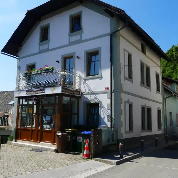 Travellers' Haven Hostel, hotel v Bledu