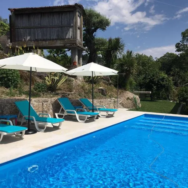 Casa Cima de Vila โรงแรมในวีเอย์รา ดู มีโญ