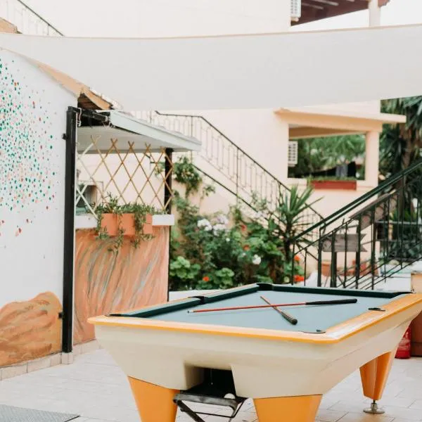 Wilde Rose Hotel, hotel sa Dassia