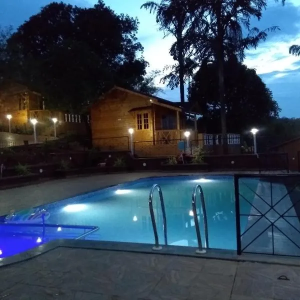 Cozywoods Hill Resort, hotel v destinaci Banastarim