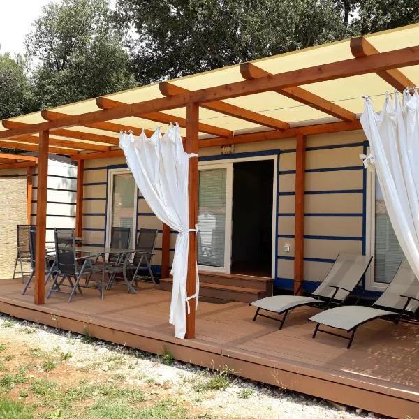 Grand Veles camp, hotel v destinaci Pula