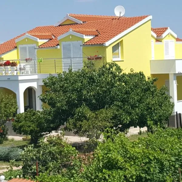 Anđela Home - Krka waterfalls, hotel v destinaci Lozovac