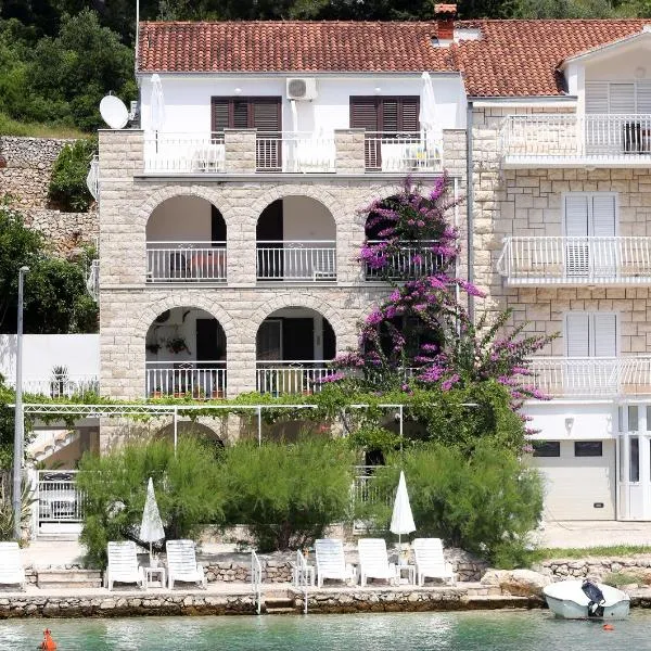 Seaside Apartments Antičević, hotell i Bobovišća