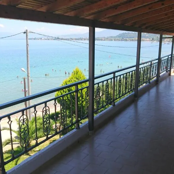 xanthi's sea front villas, hotel u gradu 'Flámbouras'