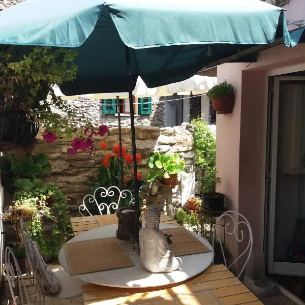 Casa Med Holiday Home, hotel v destinaci Isolabona
