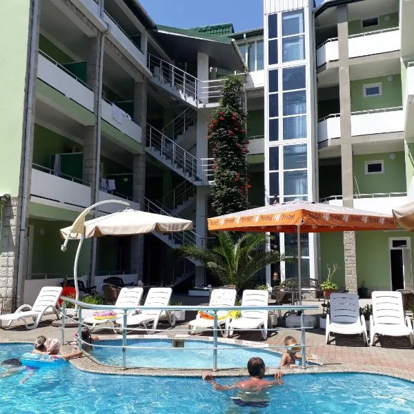 Green House Hotel, hotel u gradu Kobuleti