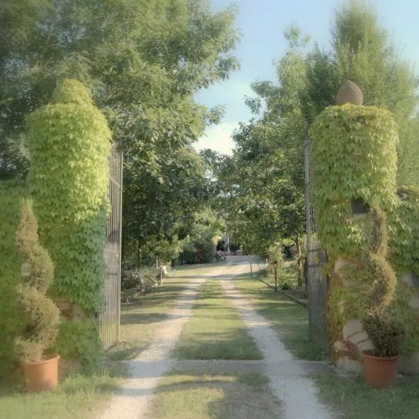 LAGO GABBIANO PODERe CASANOVA, hotel a Pistoia