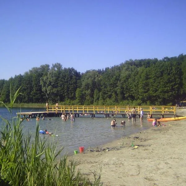 Ferienhaus nahe vom Weissen See, viešbutis mieste Mirovas