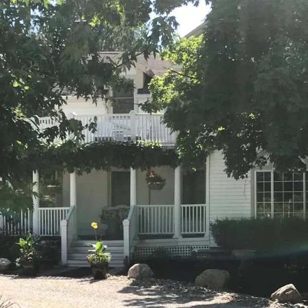 Martha's Vineyard B & B, hotel di South Haven