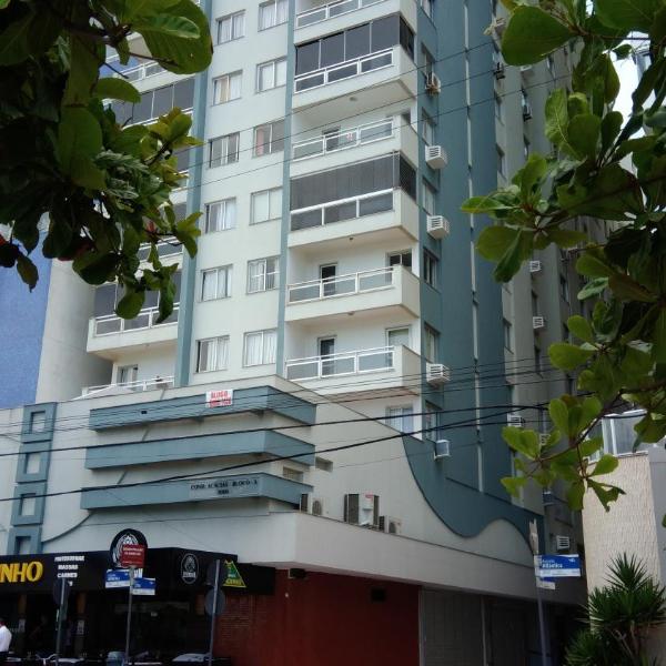 Apto bem localizado