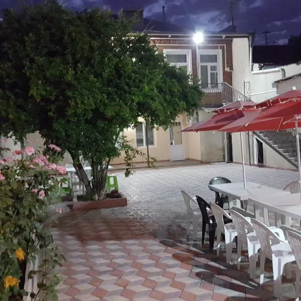 Holiday Home in Old Tbilisi, hotel v destinaci Tbilisi City