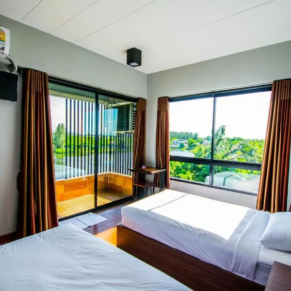 Na Siri Lake View, hotel u gradu Samut Prakan