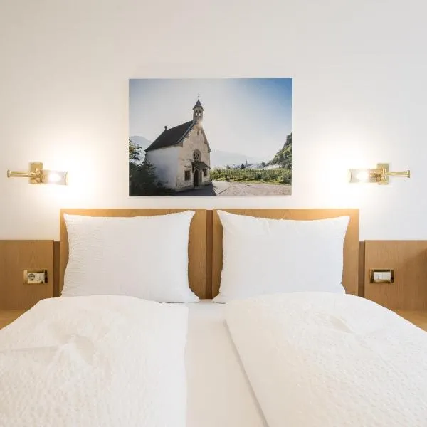 Mondschein Rooms, hotel v destinaci Lana