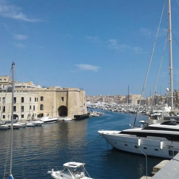 townhouse cospicua , ( 3 cities-valletta ) ferry, hotell sihtkohas Cospicua