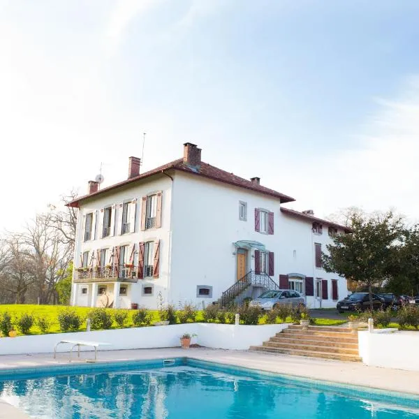 Maison Beltzenia – hotel w mieście Urrugne