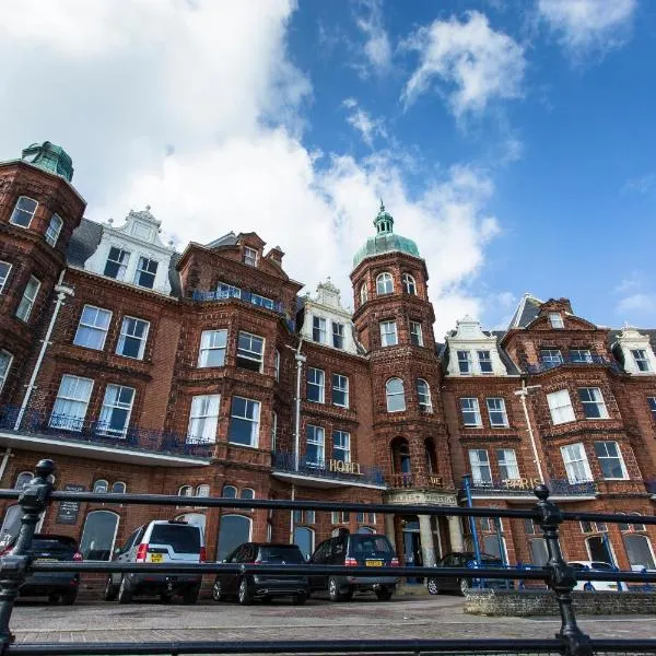 Hotel De Paris, hotel v destinaci Cromer