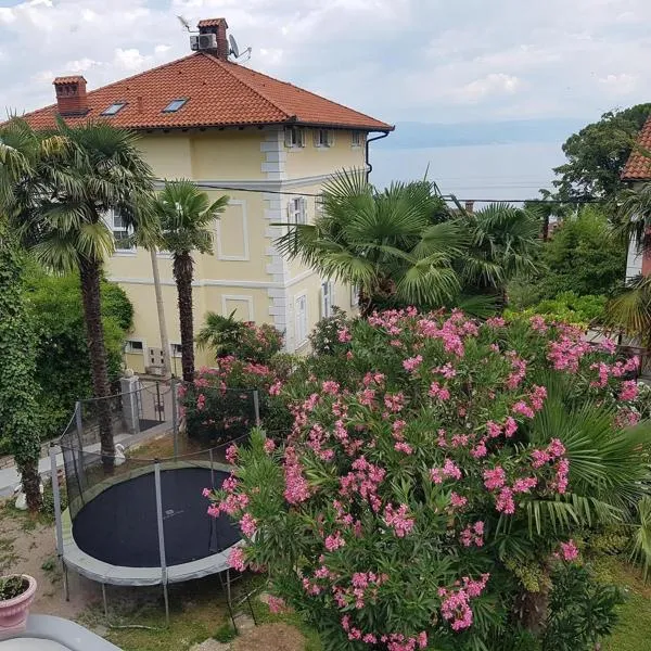 Holiday hause Lovran, hotel a Lovran