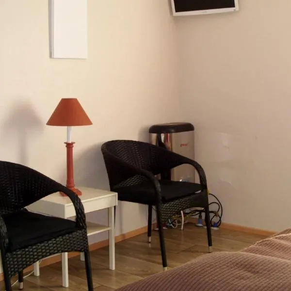 Kyläsepän Maja, hotel v destinaci Miehikkälä