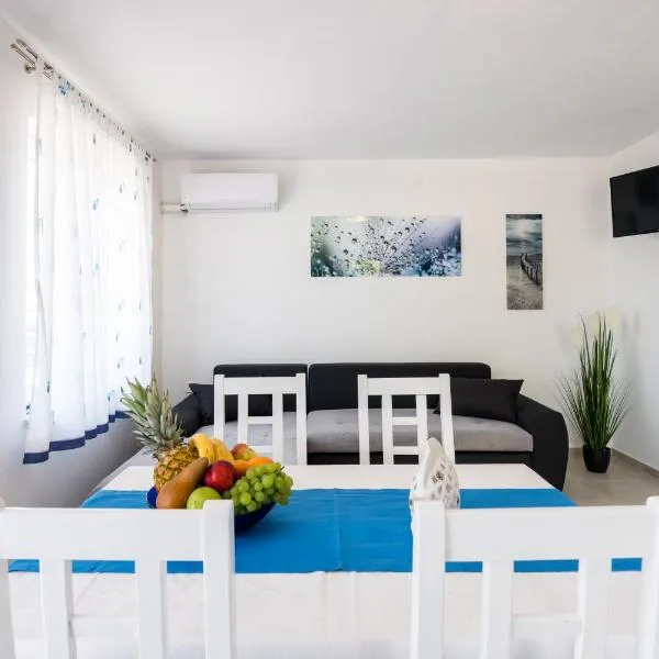 Apartments Dora: Vantačići şehrinde bir otel