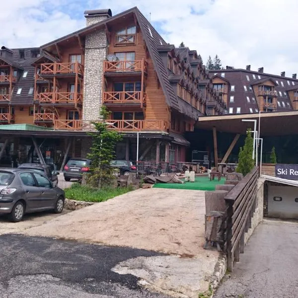 Apartman S-lux privatni app u sklopu hotela Vucko, hotel in Jahorina