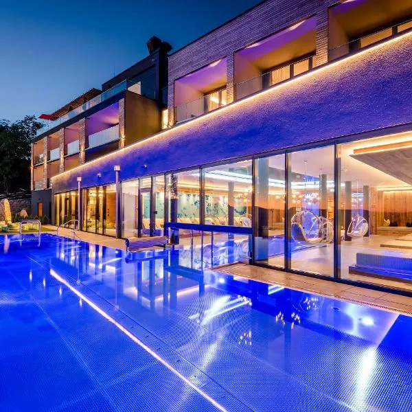 Hüttenhof - Wellnesshotel & Luxus-Bergchalets - Adults only, hotel v destinaci Grainet