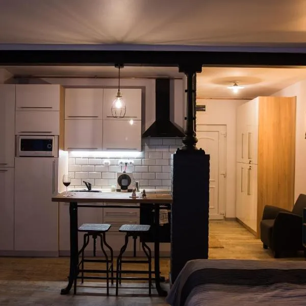 Mini Loft Apartman, hotel in Eger