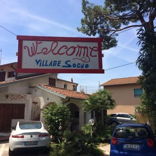 Village Sogno, hotel u gradu 'Massa'