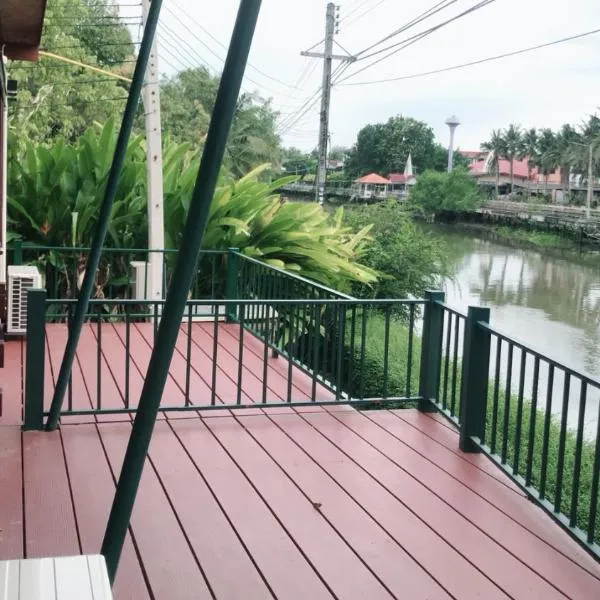 Nung Ni Bang Khon Thi Resort, hotel in Amphawa