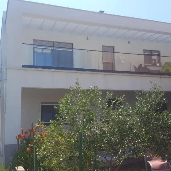 Apartman Batalaza, hotel v destinácii Kali
