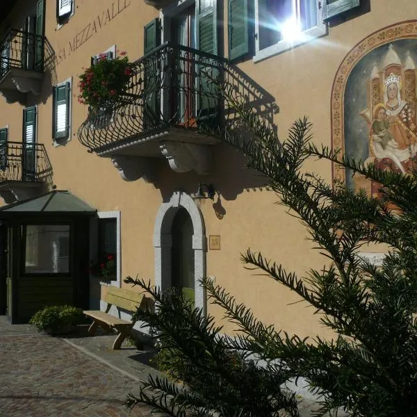 Casa Mezzavalle, hotel in Pelugo