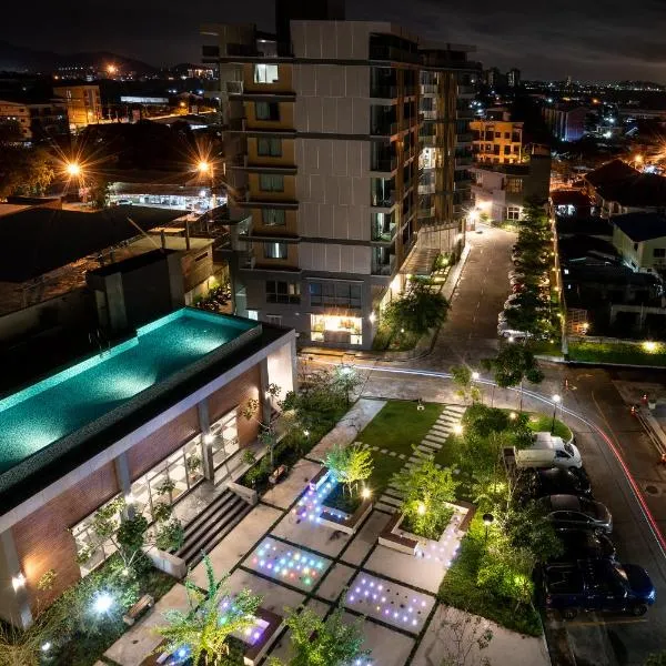 ONPA Hotel & Residence Bangsaen, hotel v destinaci Bang Saen