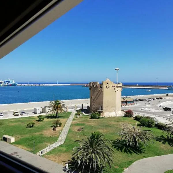 Attico "Elisa" Vista Mare, hotell sihtkohas Porto Torres