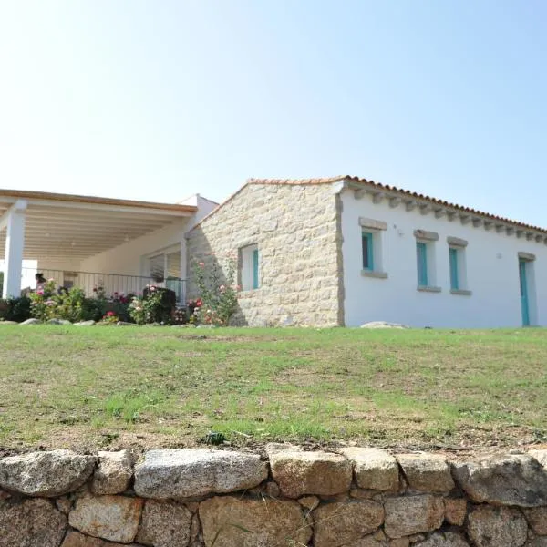 B&B Li Tauli, hotel v destinaci Arzachena