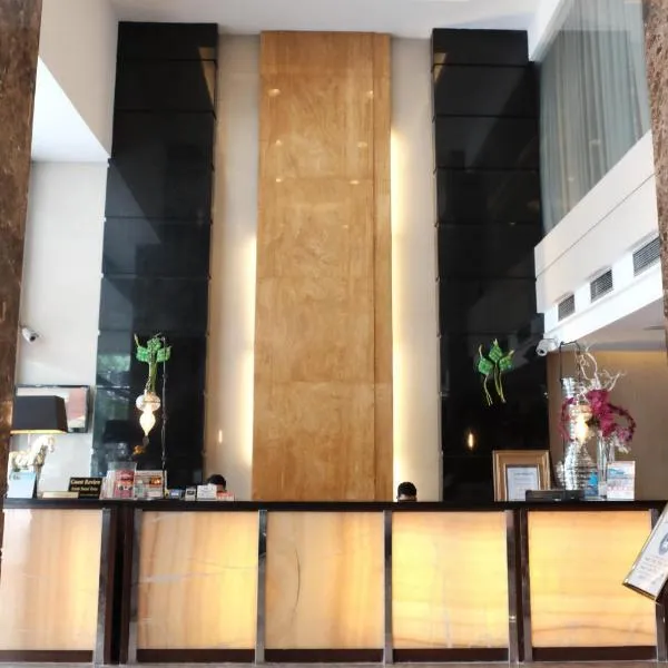 Grand Sakura Hotel, hotel v mestu Medan