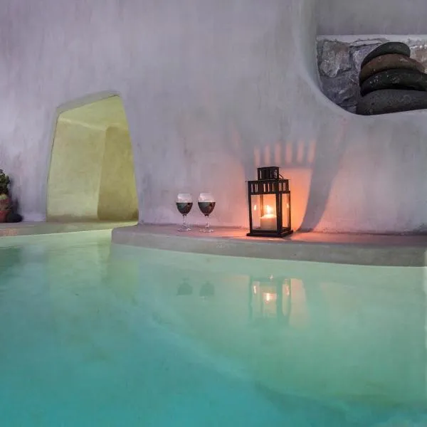 Canava Villas #2 in Santorini Private Pool, hotel in Emporio Santorini