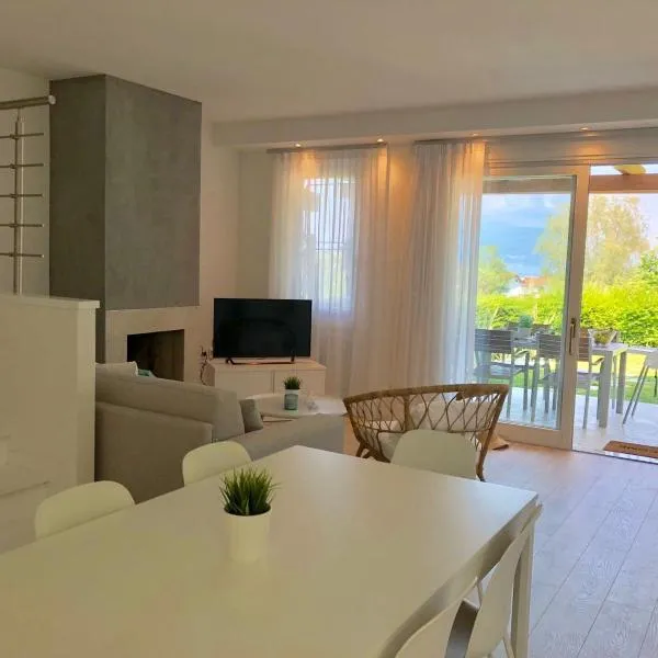 Italia Living Villa, hotel in Padenghe sul Garda