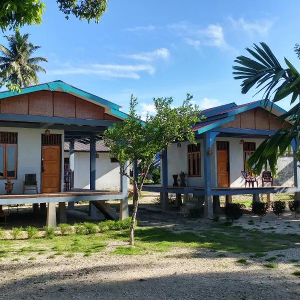 New Raya - Nias Beach Bungalows, hôtel à Hilibotodane
