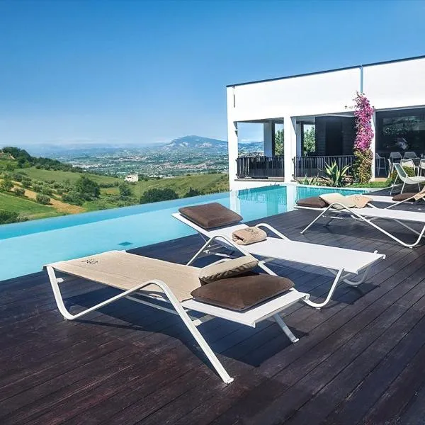 Idea 18 Boutique Hotel, hotel in Colli del Tronto