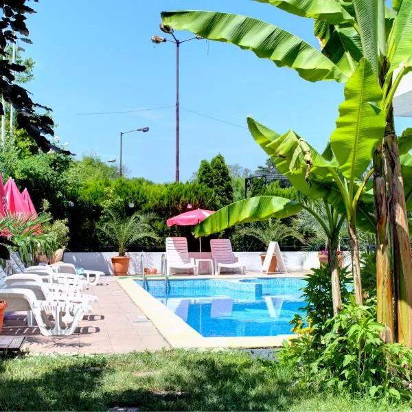 Hotel Feniks Lozenets โรงแรมในLozenets