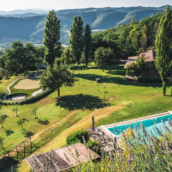 Nikis Resort, hotel in Montone