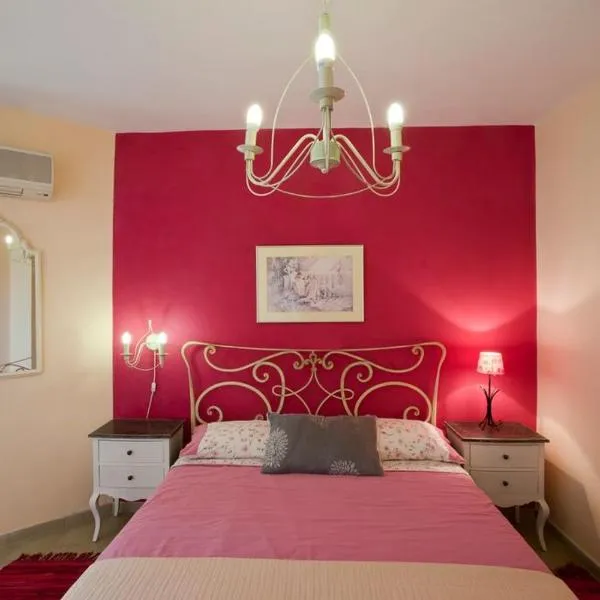 Polydor, hotel di Tolo