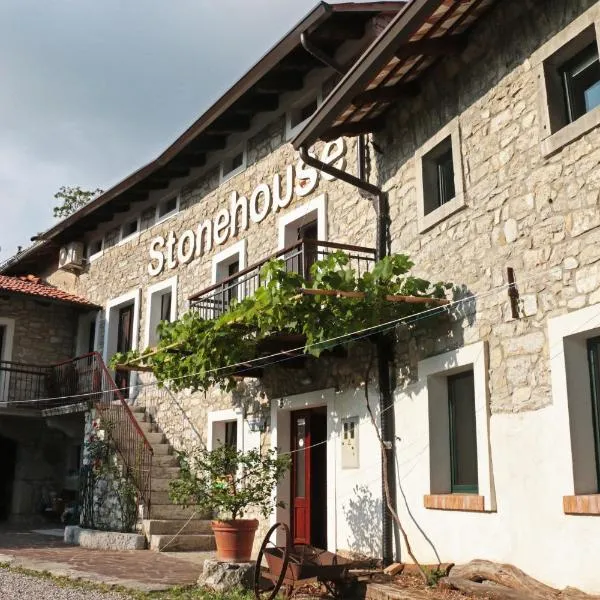 Stonehouse, hotel di Lokve