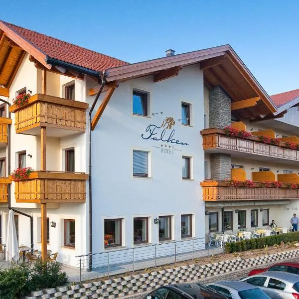 Hotel Falken, hotel u gradu 'Falzes'