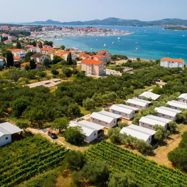 Luxury Mobile Homes Liza2, hotel in Biograd na Moru