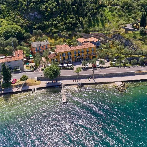 Albergo Del Garda: Torri del Benaco'da bir otel