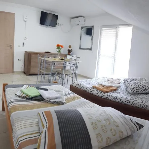 Guest Home Elena, hotel v destinaci Star Dojran